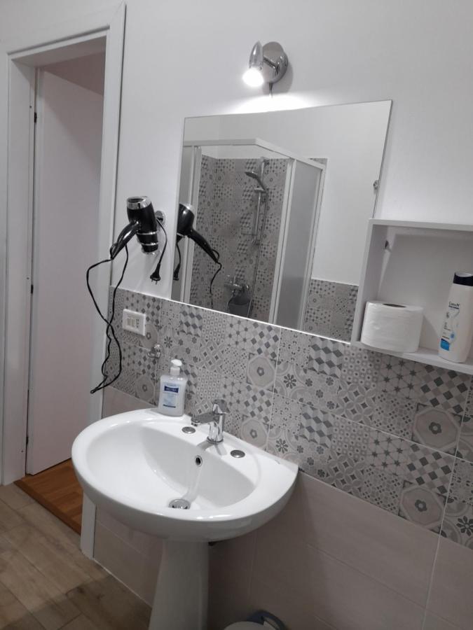 Milazzo: La Porta Delle Eolie Bed and Breakfast Δωμάτιο φωτογραφία