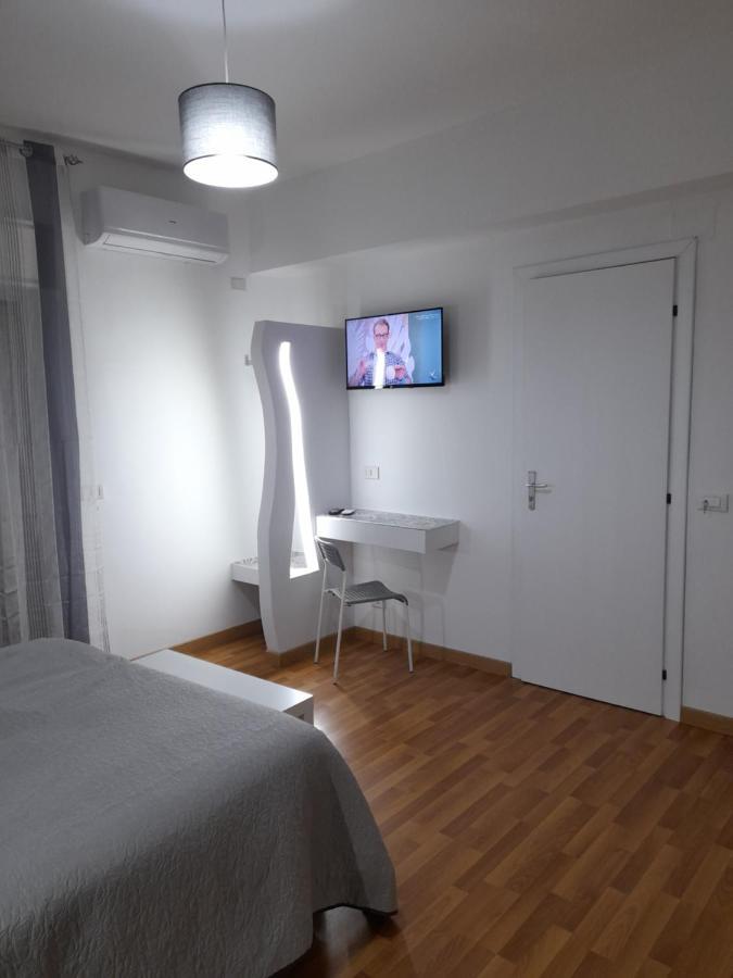 Milazzo: La Porta Delle Eolie Bed and Breakfast Δωμάτιο φωτογραφία