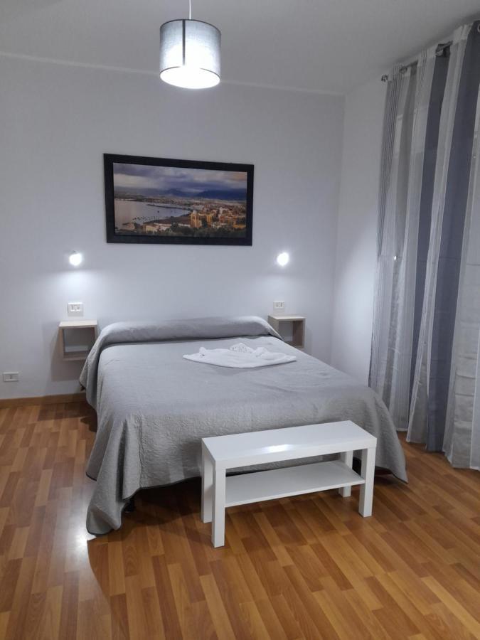 Milazzo: La Porta Delle Eolie Bed and Breakfast Δωμάτιο φωτογραφία